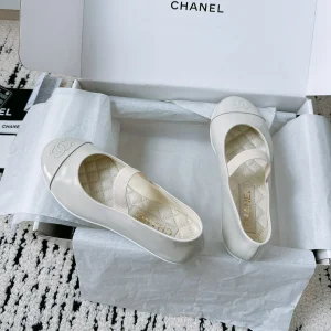 CC Mary Janes 15mm In White Patent Leather 144722