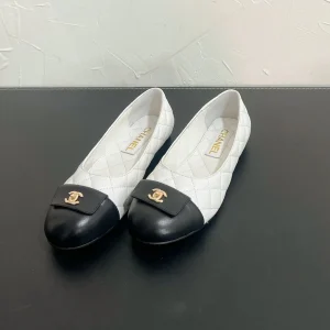 CC Ballet Flats In White Mix Black Quilted Lambskin 949711