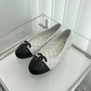 CC Ballet Flats 10mm White Black Quilted Lambskin