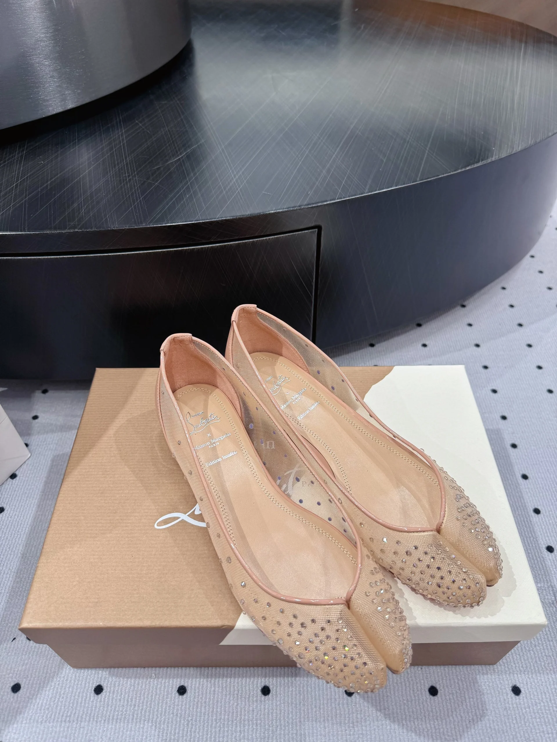 CL x Margiela 25 Diamond Beige Fabric Lace Swarovski 296033 - Image 2