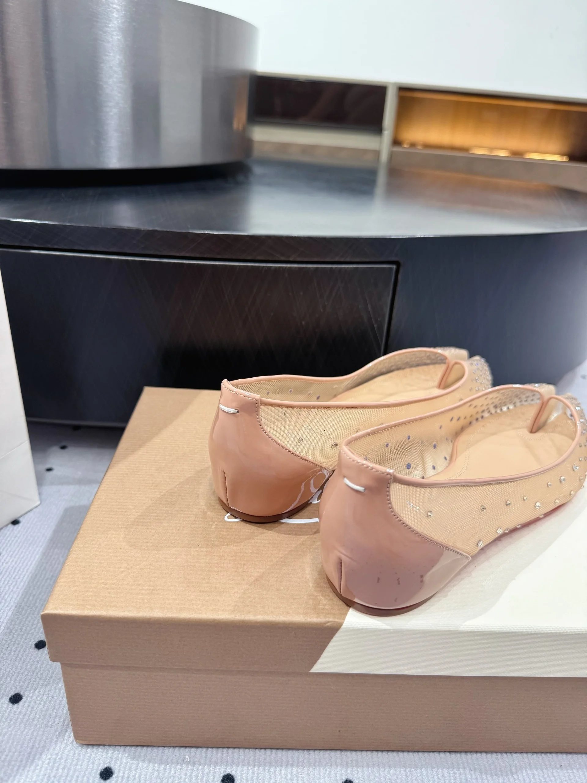 CL x Margiela 25 Diamond Beige Fabric Lace Swarovski 296033 - Image 4