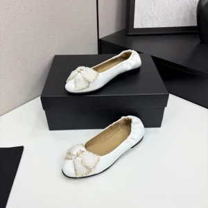 CC 25 Diamond Ballet Flats White Sheepskin 331788
