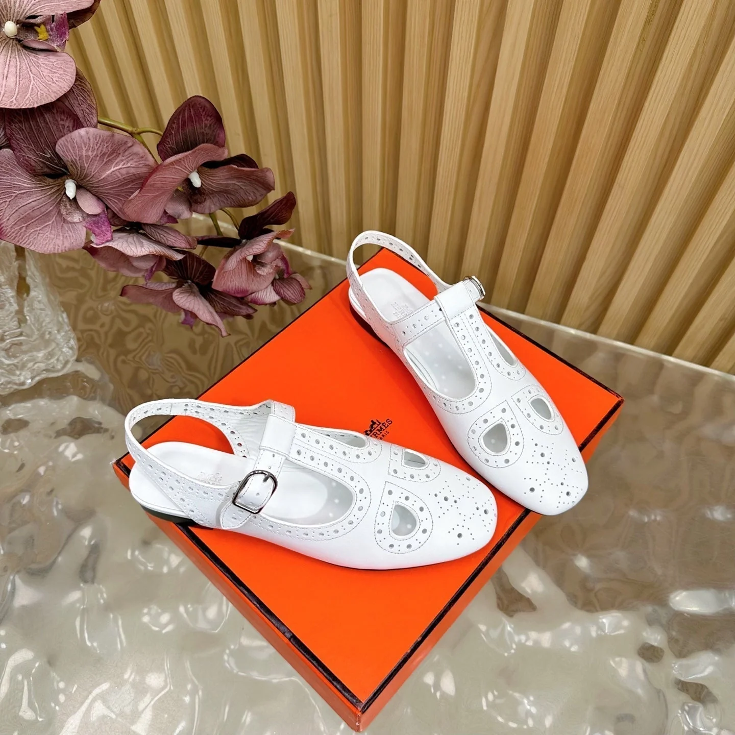 HM 25 Kim Slingback White Lambskin 352957