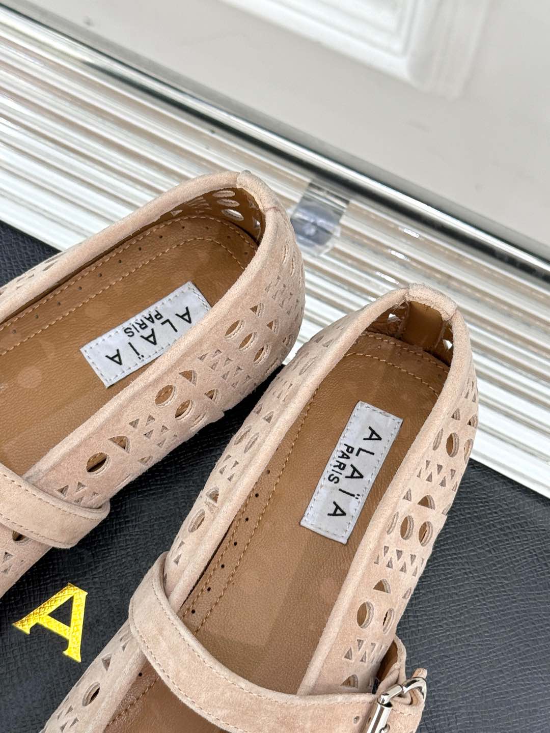 Alaia Women's Ballet Flat Nude Suede 293219 - Image 2