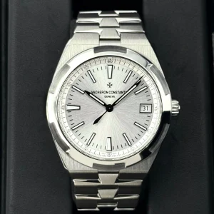 2018 Vacheron Constantin Overseas 41mm 4500V Stainless Silver Dial