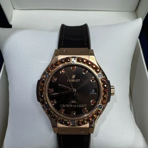 HUBLOT CLASSIC FUSION CROWN OF LIGHT ROSE GOLD AND DIAMOND-SET 38MM - 5650X3480