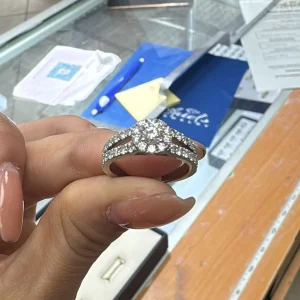 ENGAGEMENT RING W/DIAMONDS