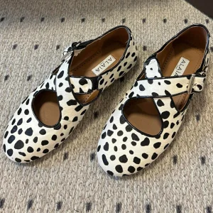 Alaia 25 Criss Cross With Stud Ballet Flats Black White Suede Sheepskin 303694