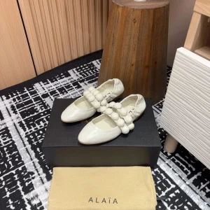 Alaila Sphere Ballet Flats In White Glossy Calfskin 964201