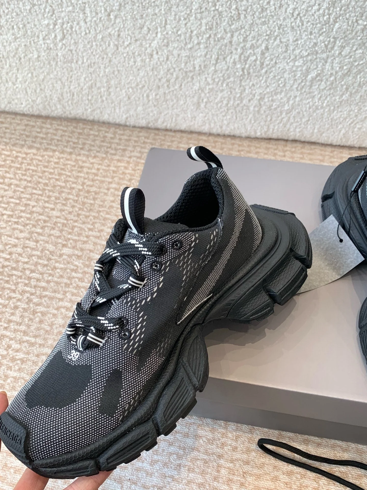 UNDER ARMOUR 3XL KNIT SNEAKER IN BLACK AND WHITE POLYESTER - Image 3