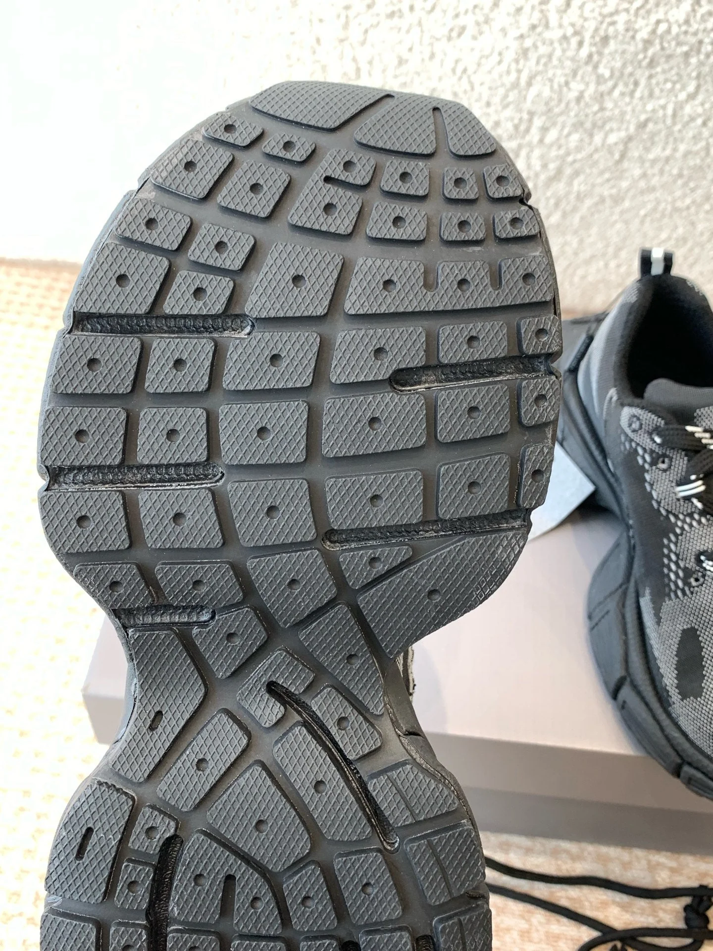 UNDER ARMOUR 3XL KNIT SNEAKER IN BLACK AND WHITE POLYESTER - Image 4