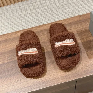 FURRY SLIDES IN BROWN CURLY SHEARLING