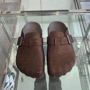BIRKENSTOCK CLOG ATTACHED RHINESTONES IN BROWN CALFSKIN