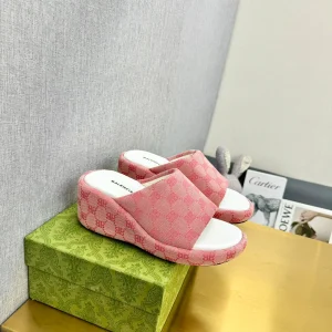 WEDGE SANDALS IN PINK MONOGRAM JACQUARD FABRIC
