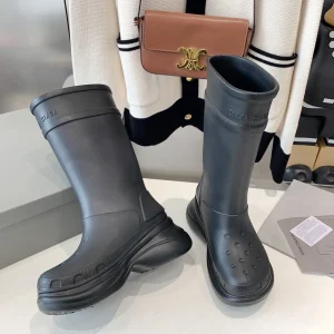 CROCS BOOTS IN BLACK RUBBER