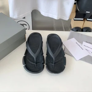 THONG SANDALS IN BLACK RUBBER