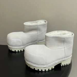 Balenciaga Snow Boots White Suede 535038