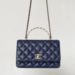 CC handle bag 19 dark blue caviar