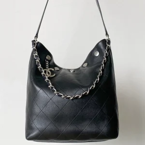 CC vintage hobo bag 31 black lambskin