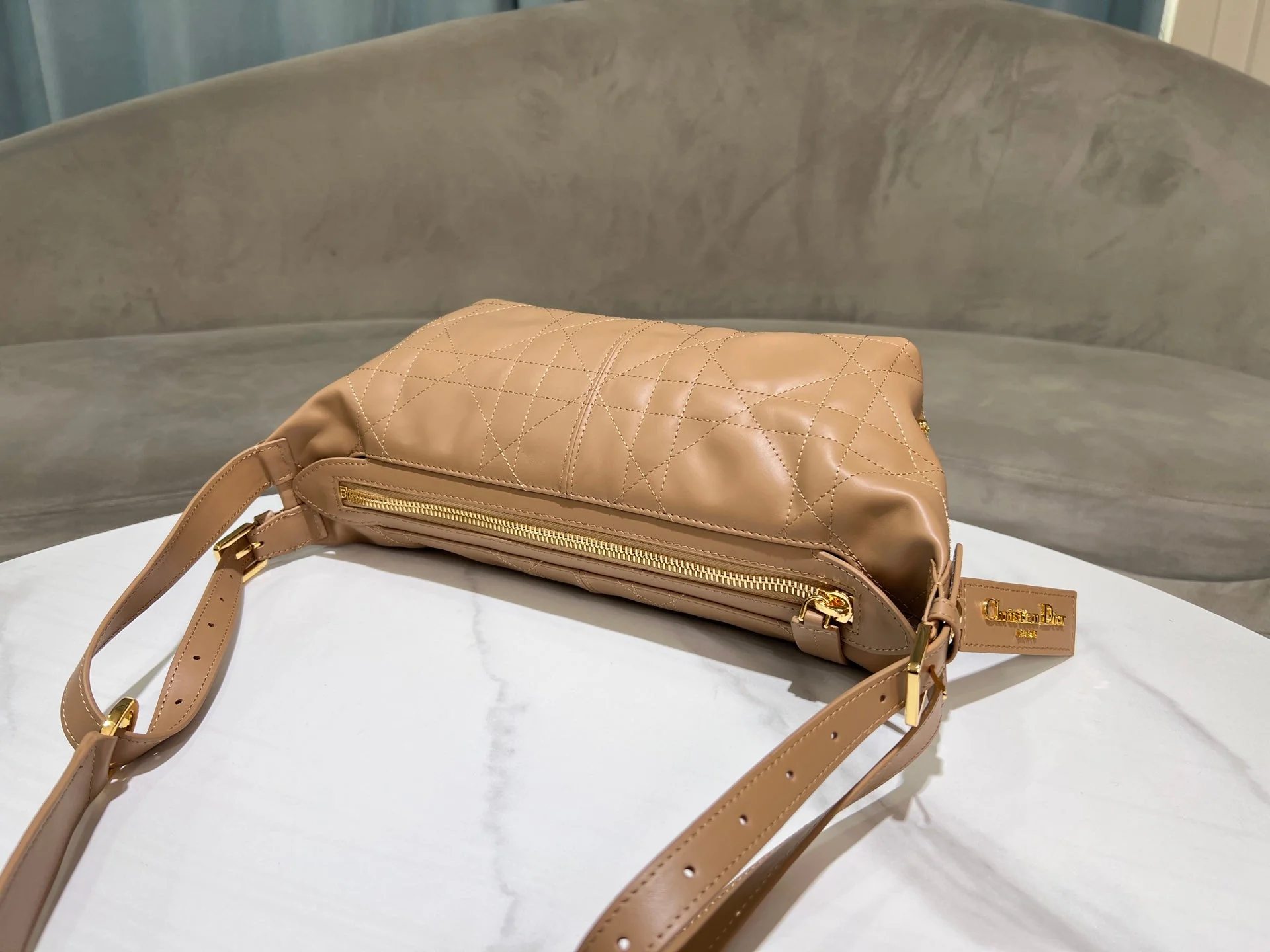 CD  Hobo Bag 23 With Chain Nude Pink-Beige Calfskin - Image 5