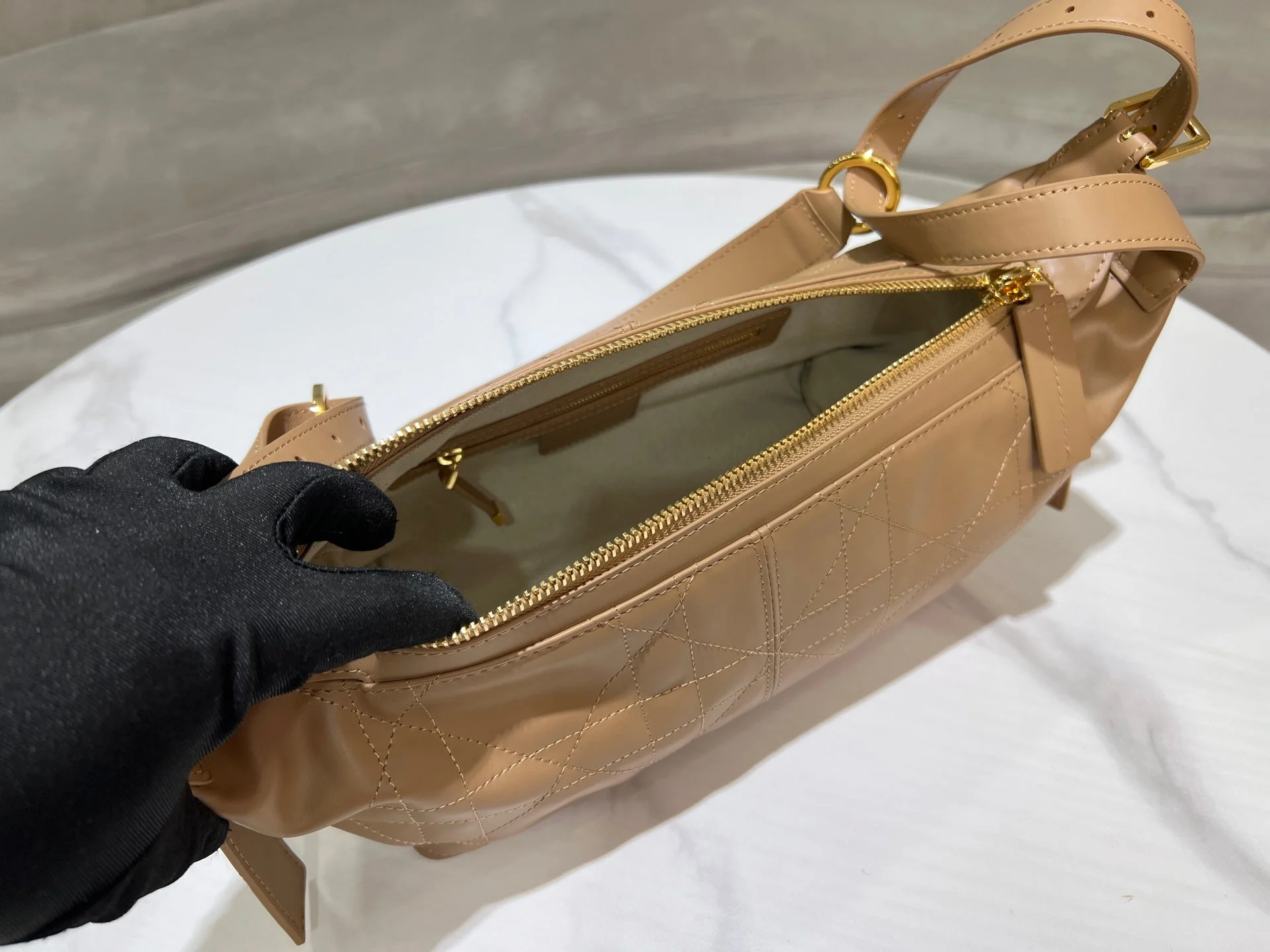 CD  Hobo Bag 23 With Chain Nude Pink-Beige Calfskin - Image 6