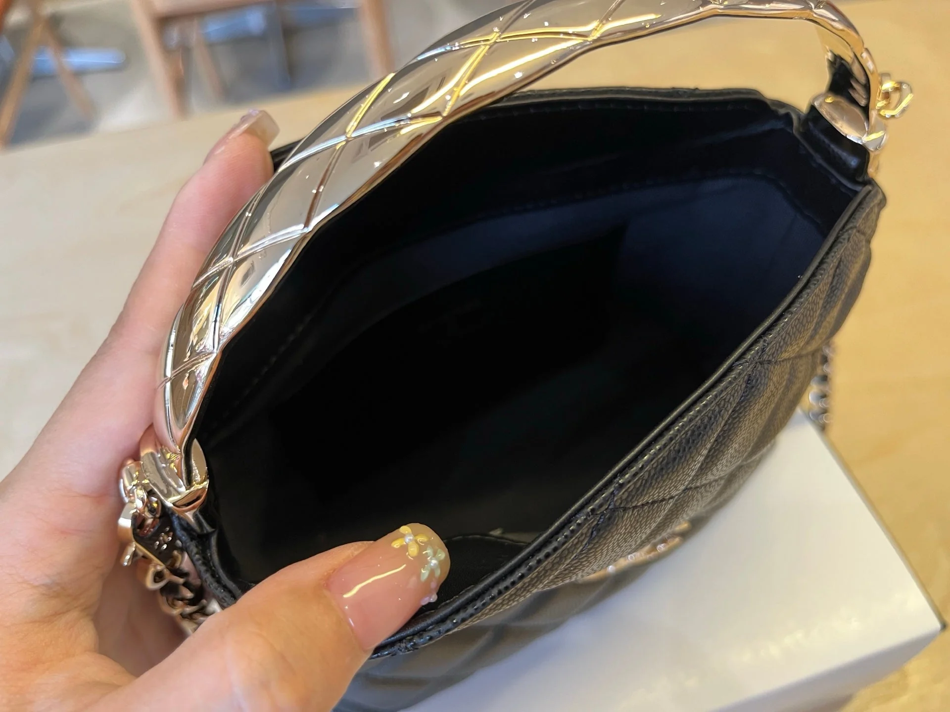 CC Handle Vintage Bag 19 Black Caviar 277778 - Image 5