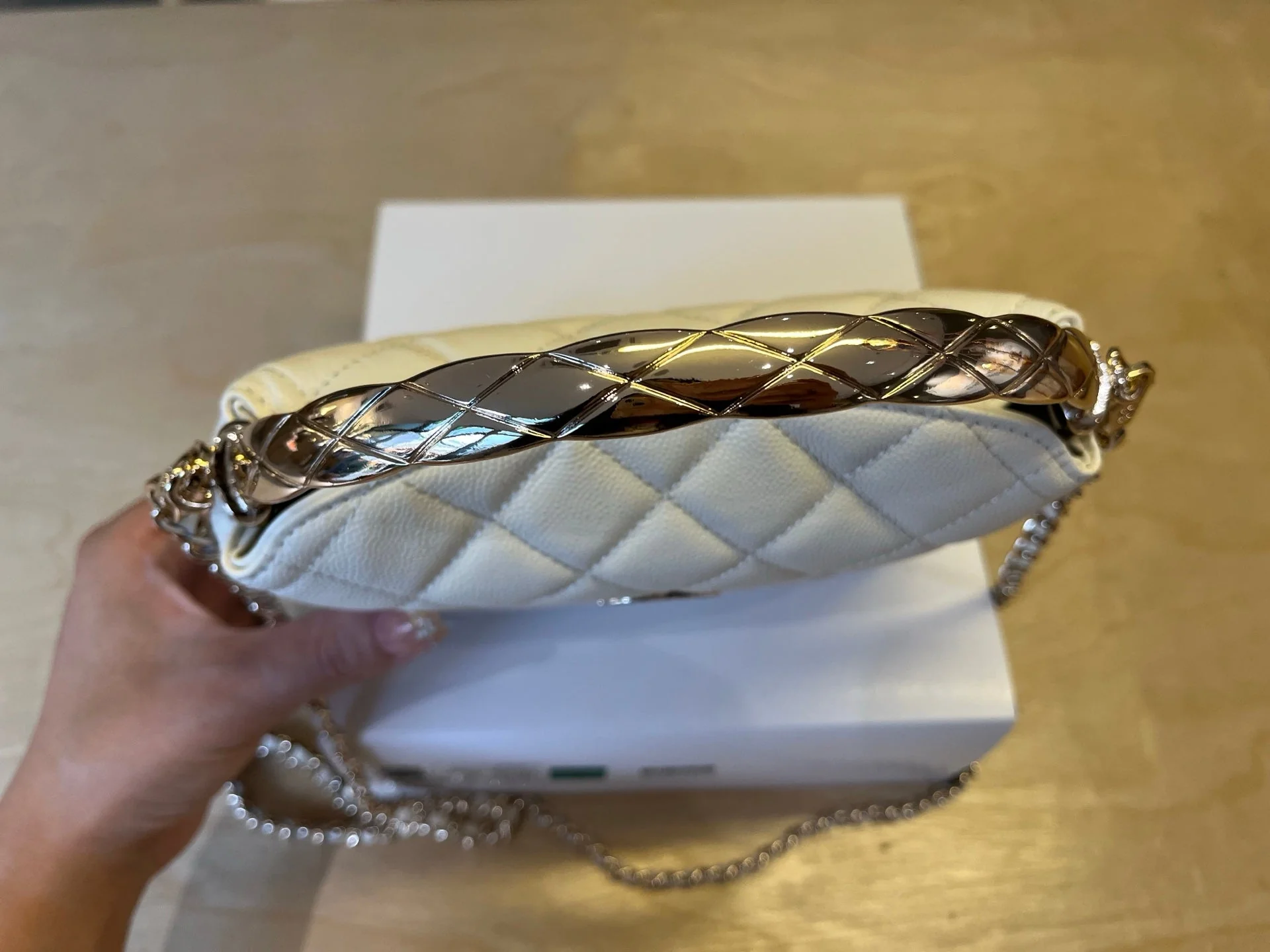 CC Handle Vintage Bag 19 White Caviar 277774 - Image 7