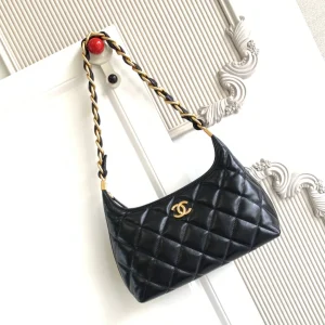 CC Hobo Bag 35 Black Lambskin 277765