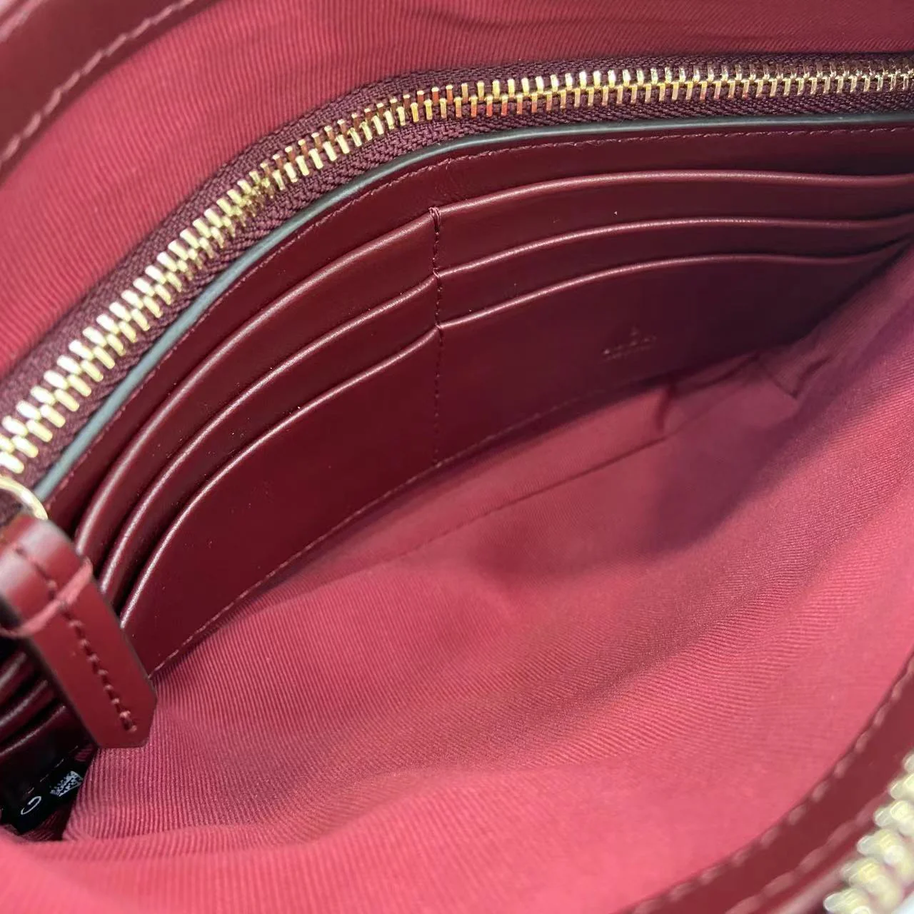 Gucci 25 Marmont Pochette With Chain Rosso Ancora Red Cowhide 294894 - Image 6