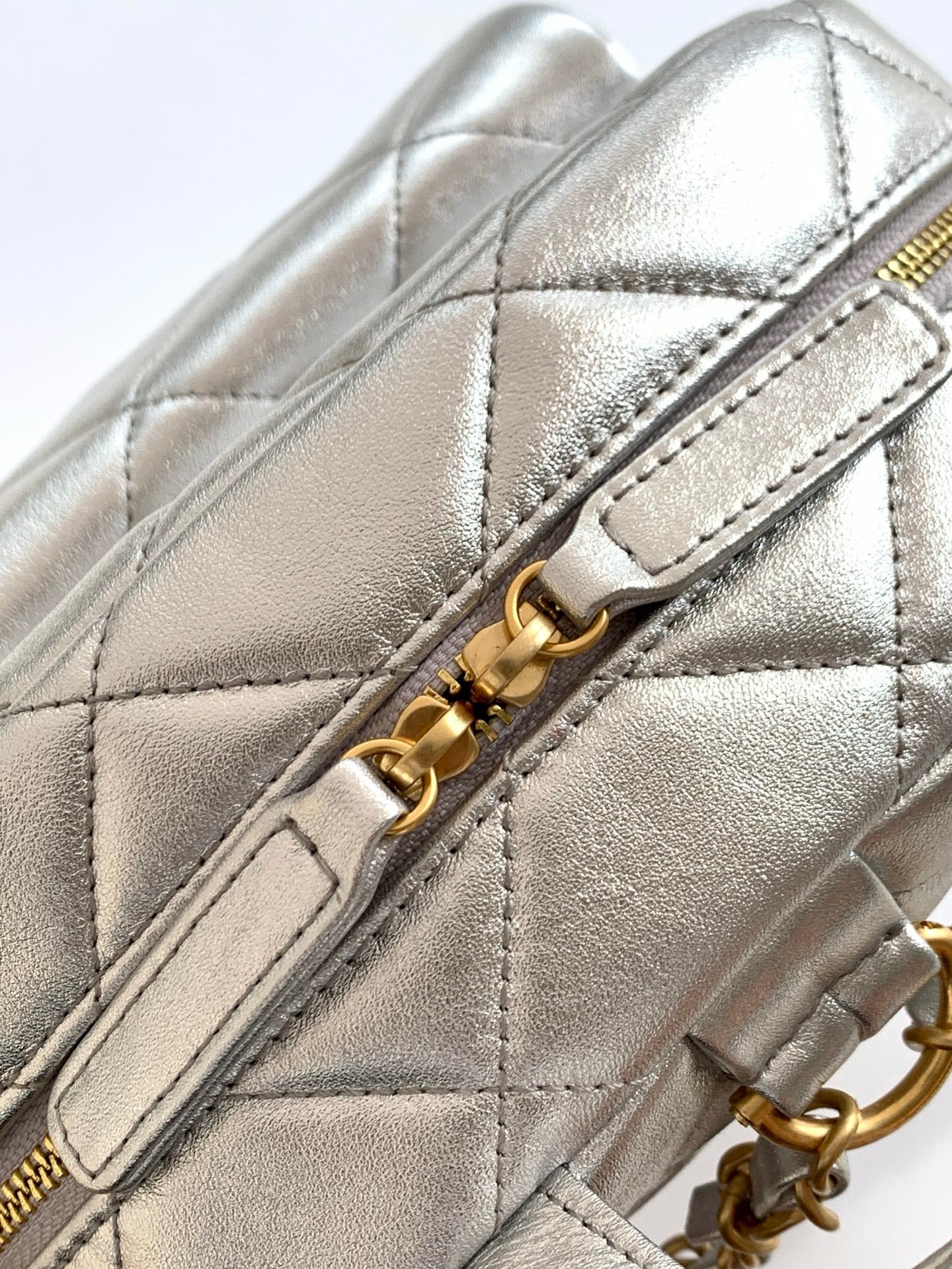 Chanel 25K Backpack Silver Gold Metallic Lambskin 295193 - Image 2