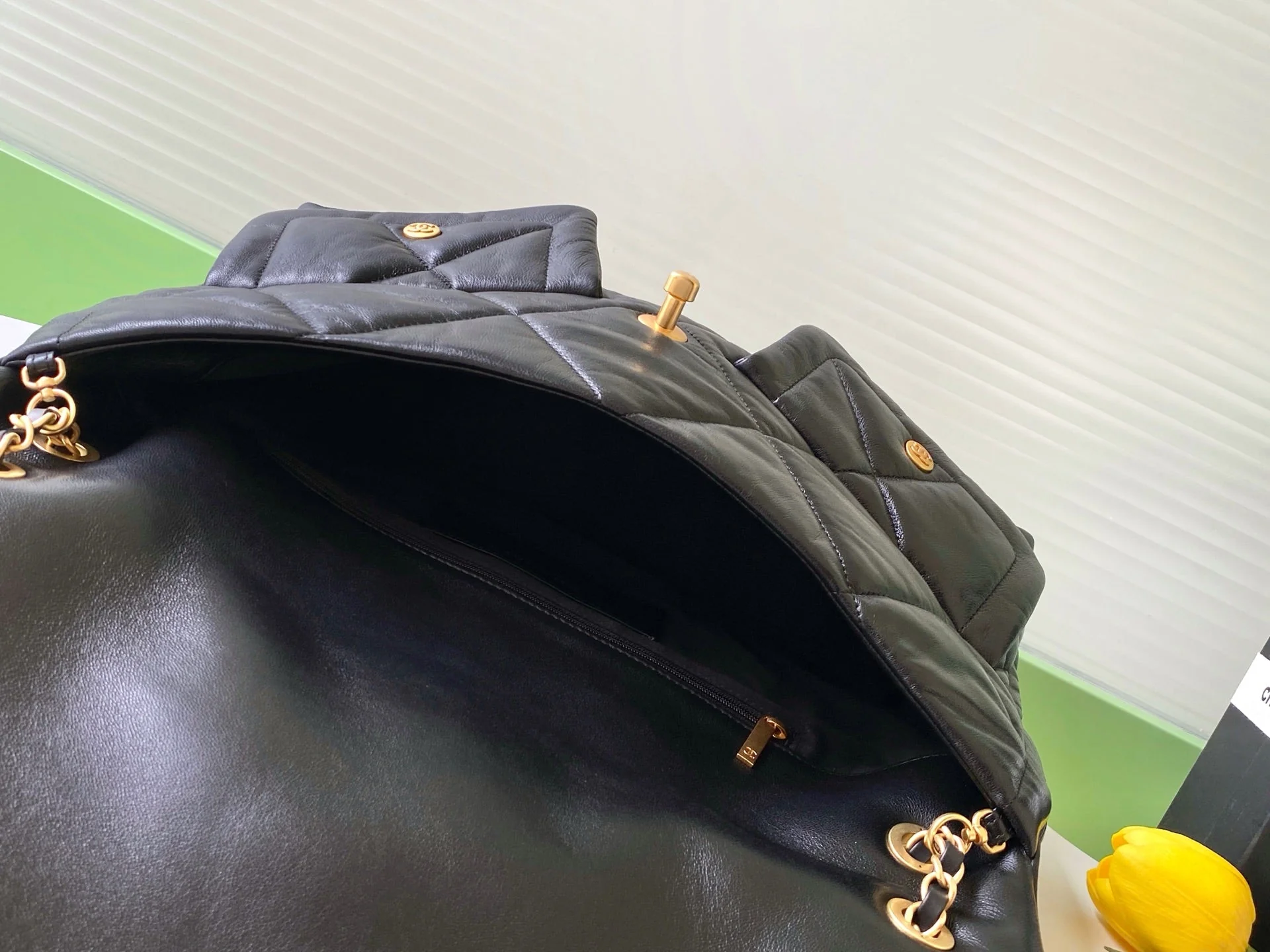 Chanel 25K Bag 45cm Black Gold Sheepskin 293990 - Image 2