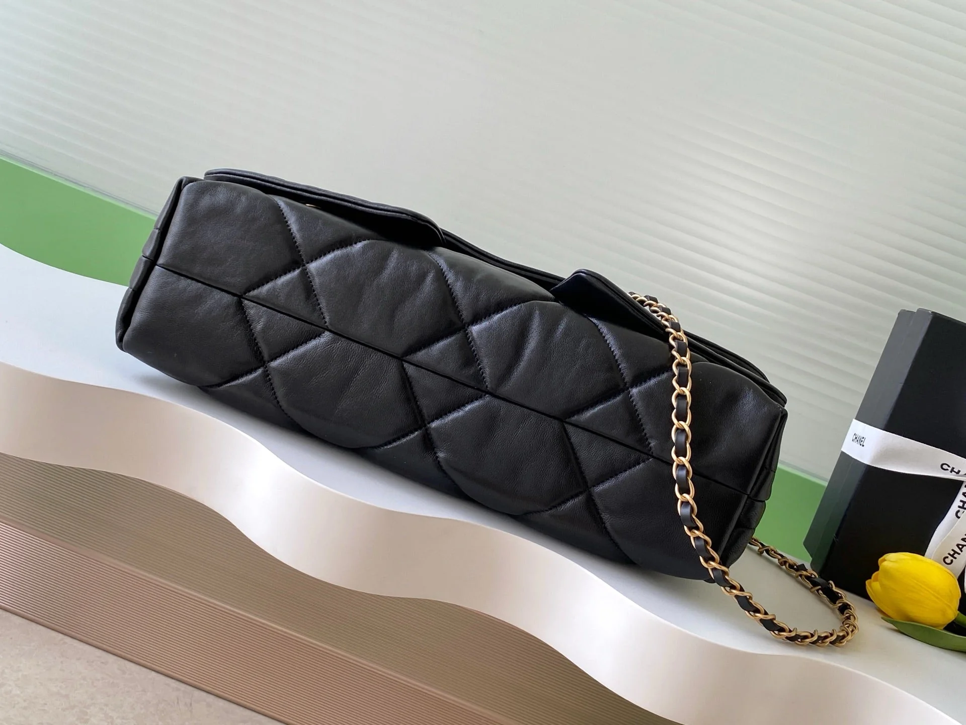 Chanel 25K Bag 45cm Black Gold Sheepskin 293990 - Image 7
