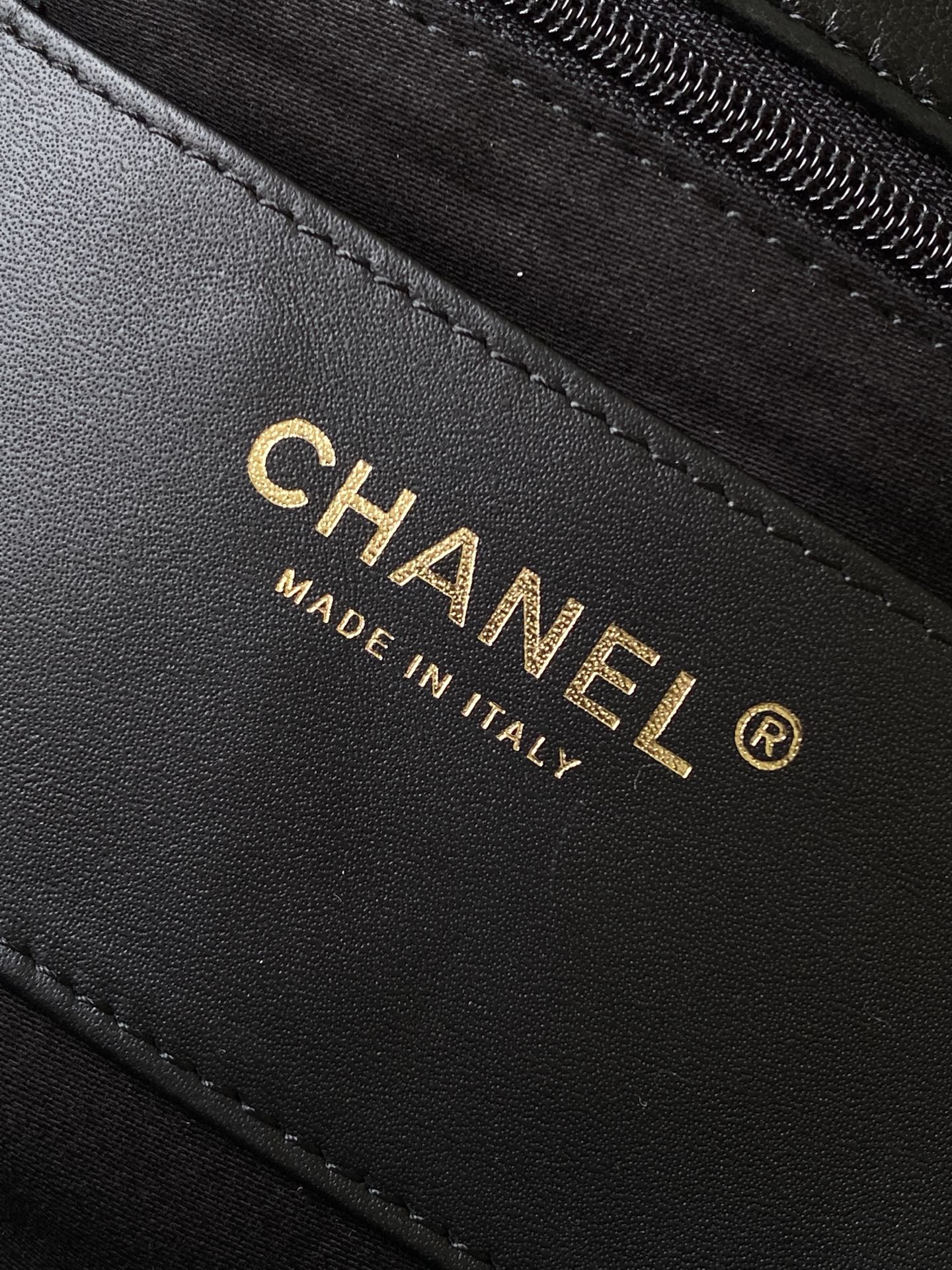 Chanel 25K Bag 45cm Black Gold Sheepskin 293990 - Image 9