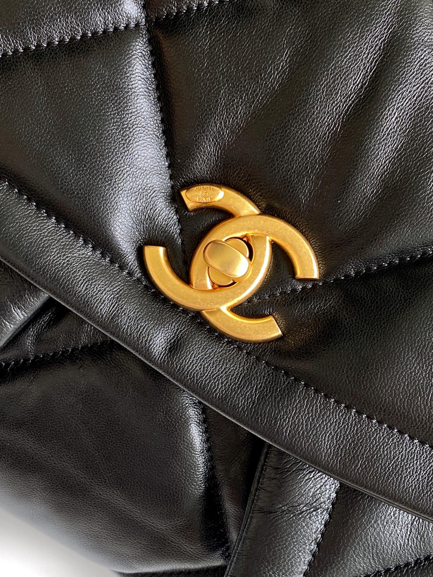 Chanel 25K Bag 45cm Black Gold Sheepskin 293990 - Image 8