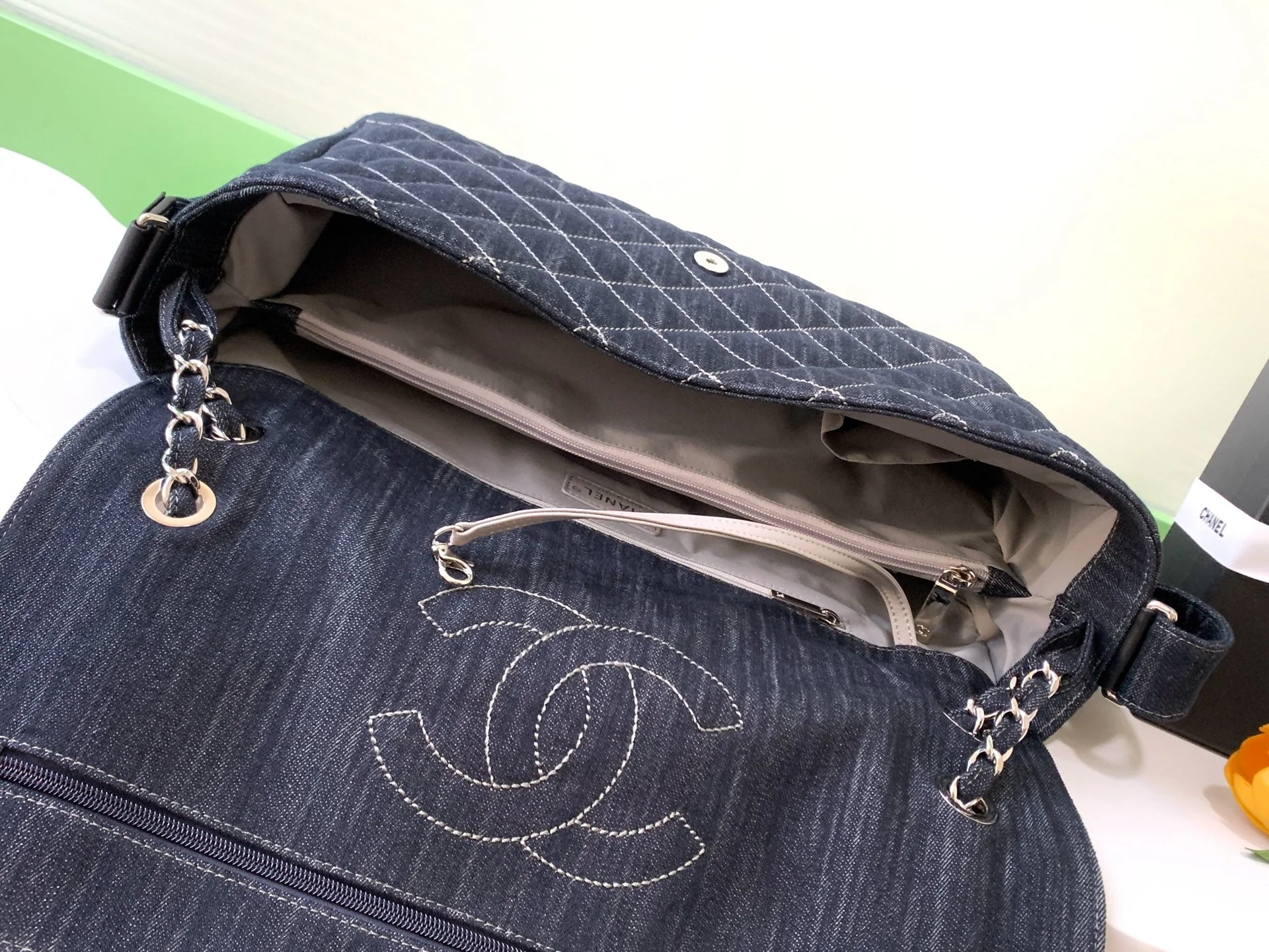 Chanel 25 Bag Navy Blue 40cm Denim Fabric 289495 - Image 4