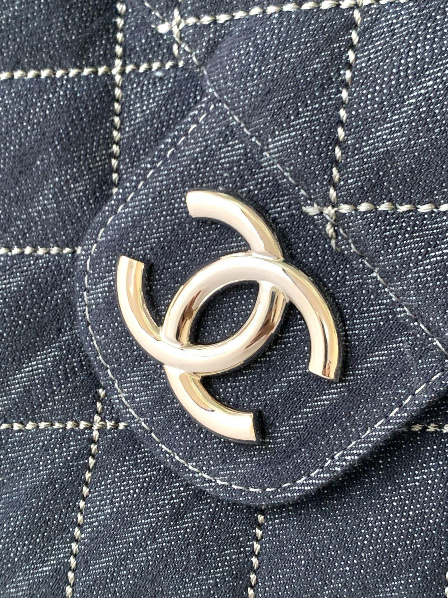 Chanel 25 Bag Navy Blue 34cm Denim Fabric 289496 - Image 9