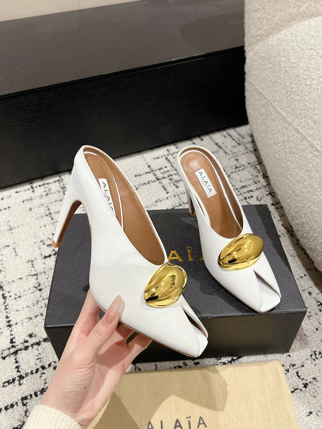 Alaia 25 Azzedine High Heels Mules With Gold Hardware White Calfskin 293186 - Image 3