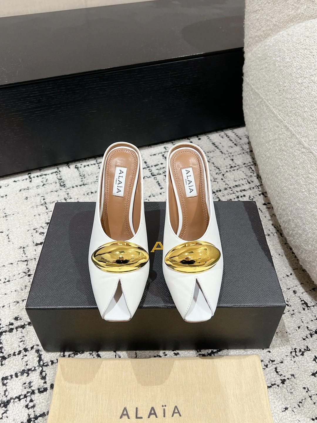 Alaia 25 Azzedine High Heels Mules With Gold Hardware White Calfskin 293186 - Image 2