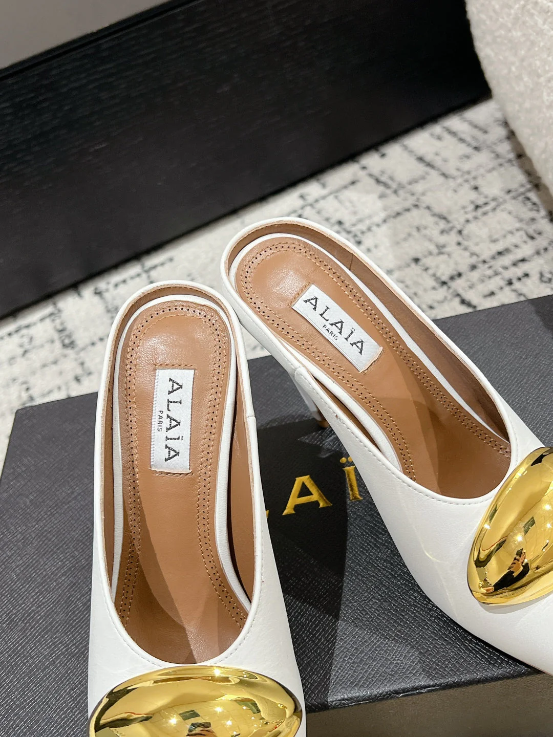 Alaia 25 Azzedine High Heels Mules With Gold Hardware White Calfskin 293186 - Image 6