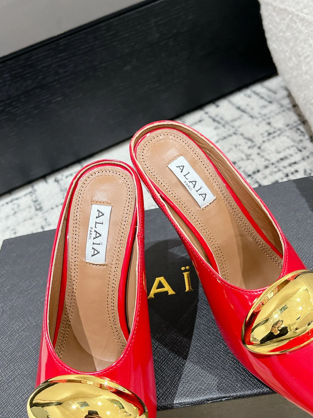 Alaia 25 Azzedine High Heels Mules With Gold Hardware Red Calfskin 293187 - Image 5
