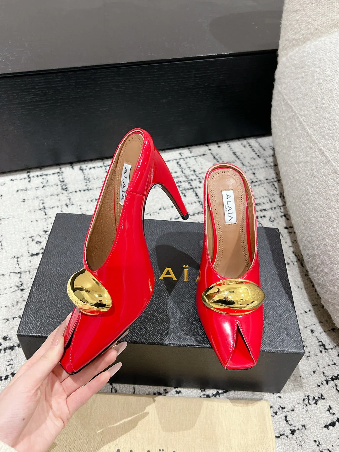 Alaia 25 Azzedine High Heels Mules With Gold Hardware Red Calfskin 293187 - Image 8