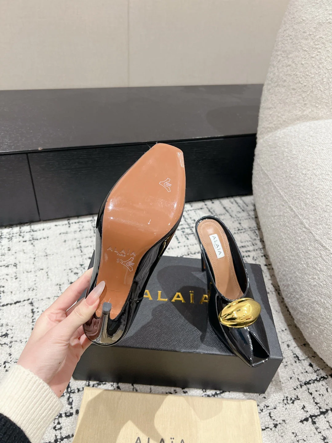 Alaia 25 Azzedine High Heels Mules With Gold Hardware Glossy Black Calfskin 293188 - Image 7