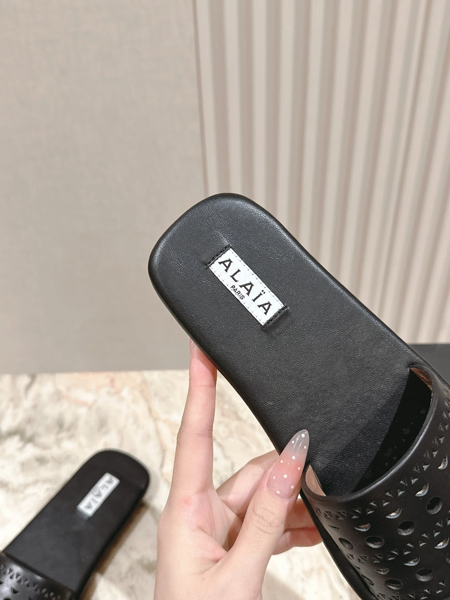 Alaia 2025 Hollow Slippers Black Leather 293653 - Image 2