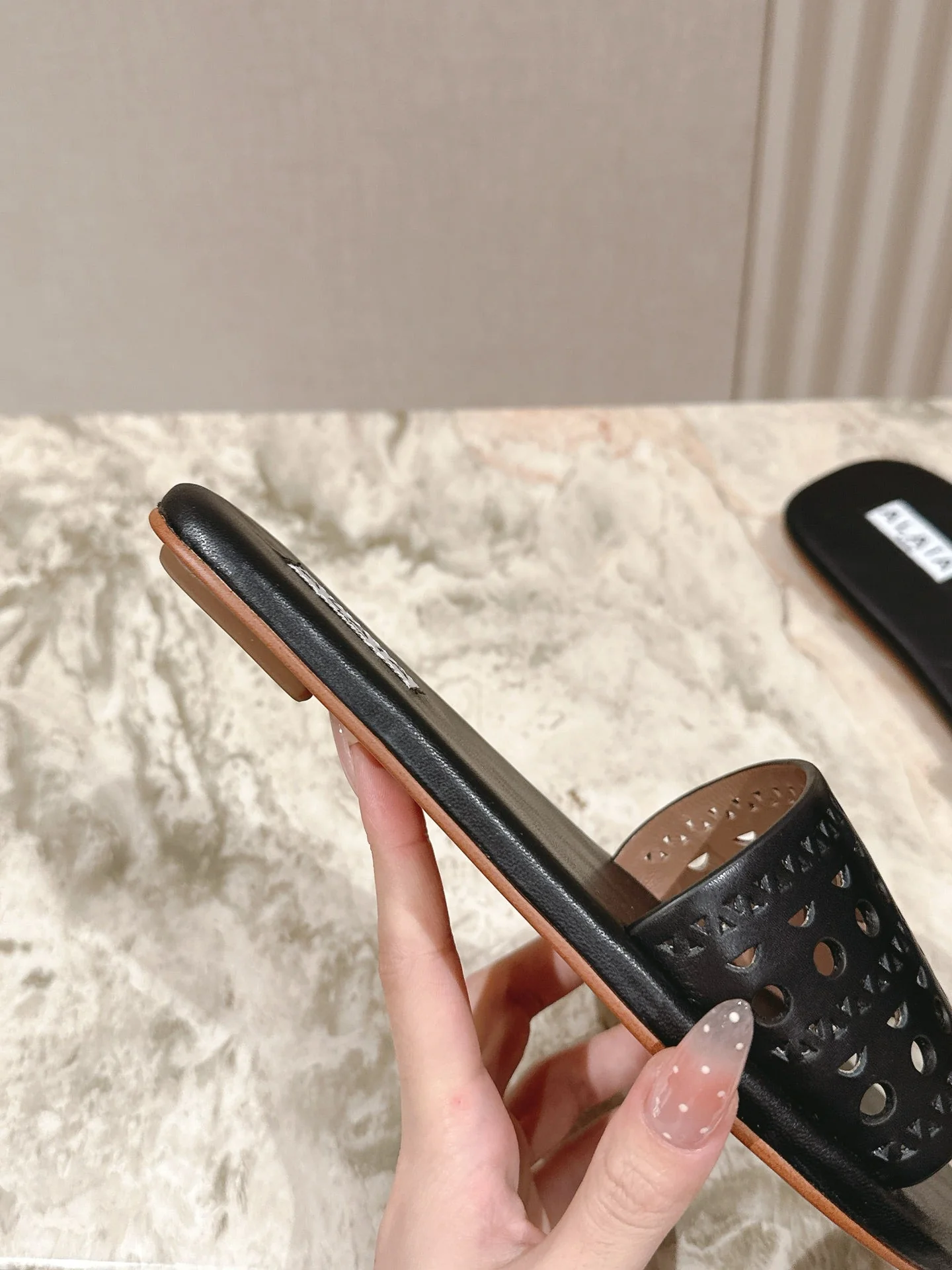 Alaia 2025 Hollow Slippers Black Leather 293653 - Image 4