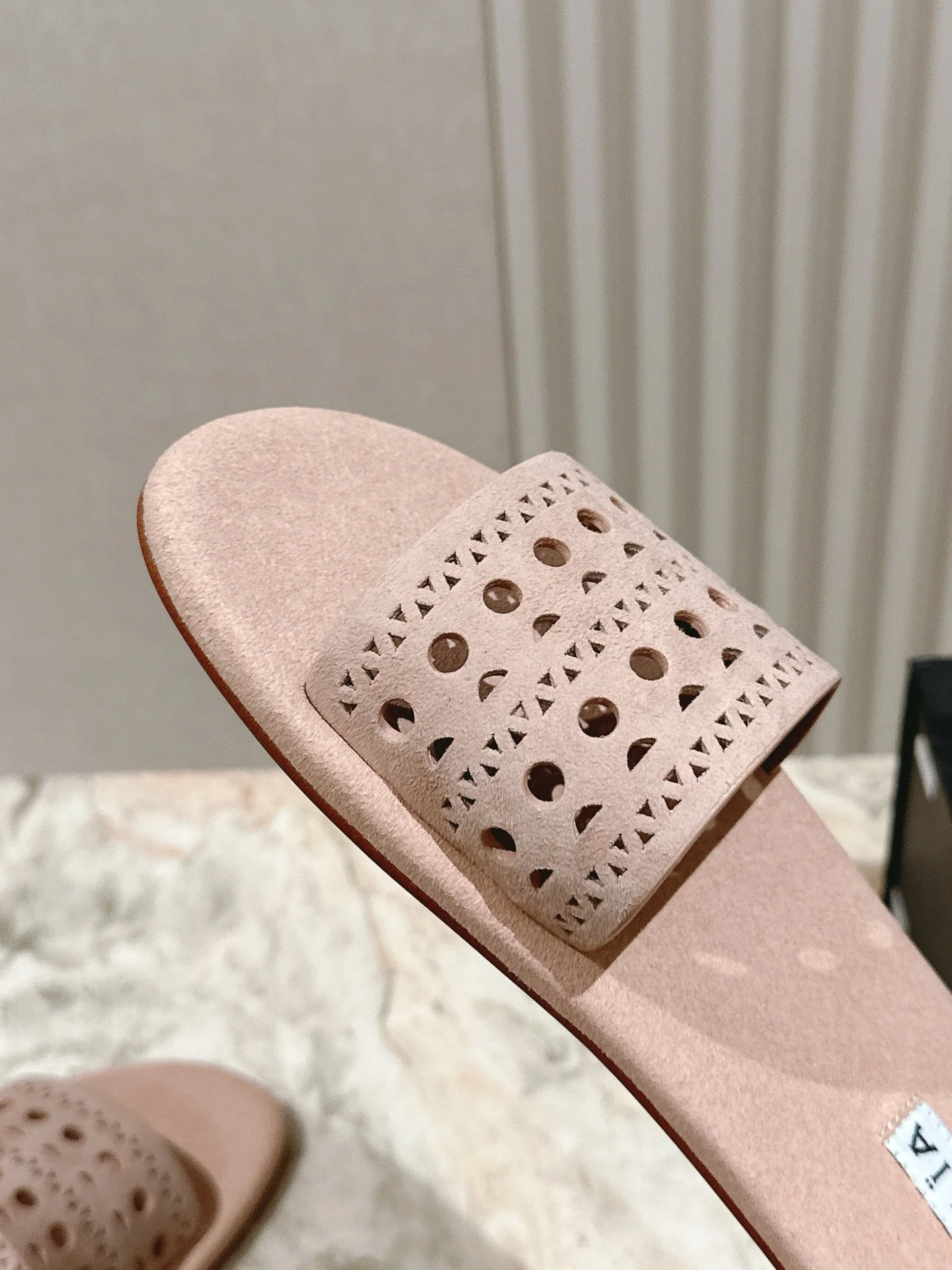Alaia 2025 Hollow Slippers Pink Leather 293652 - Image 3