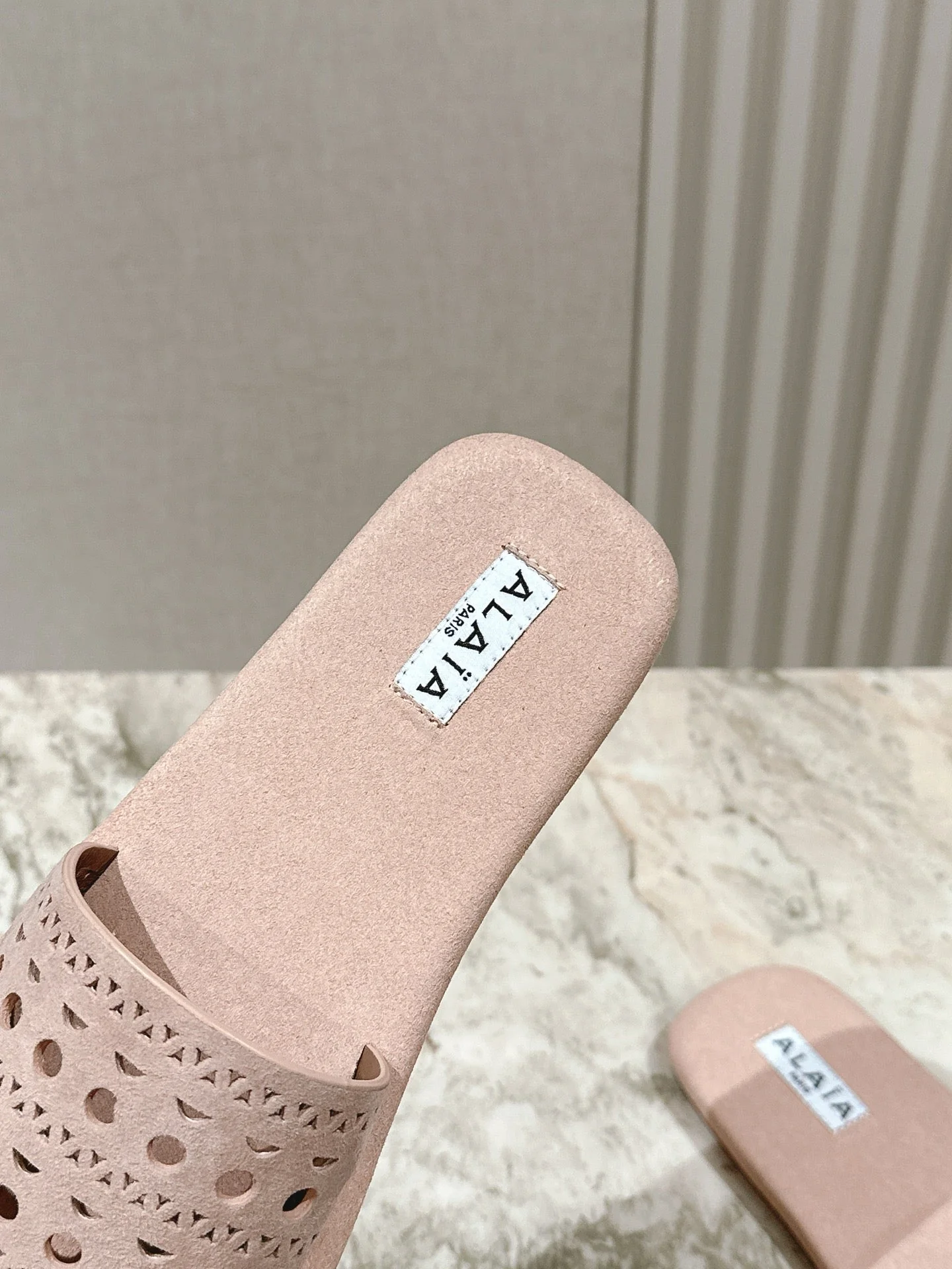 Alaia 2025 Hollow Slippers Pink Leather 293652 - Image 4