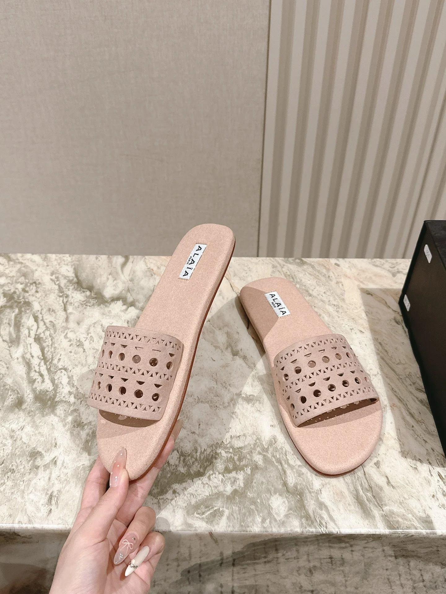 Alaia 2025 Hollow Slippers Pink Leather 293652 - Image 9