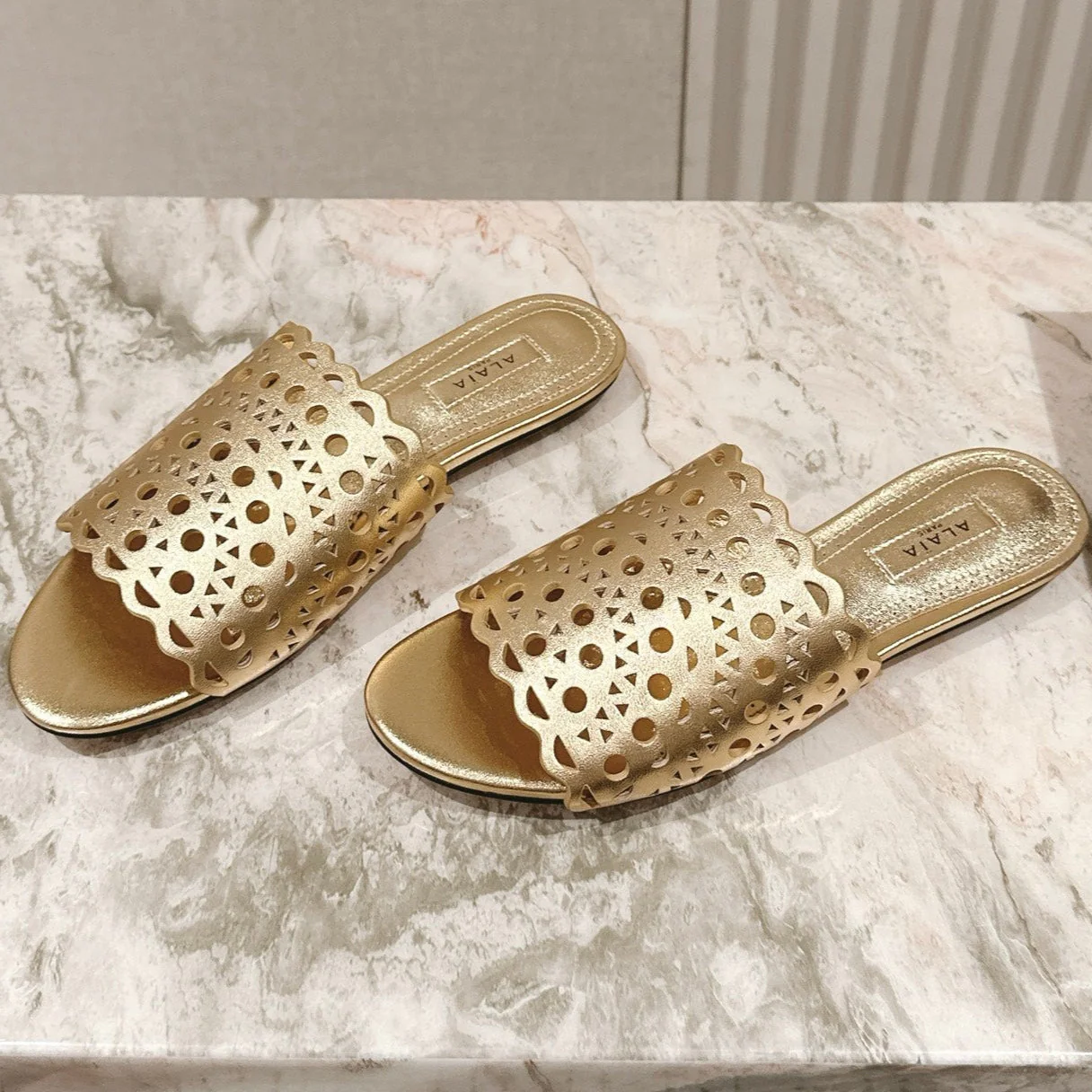 Alaia 2025 Vienne Slippers Gold Lambskin 293657