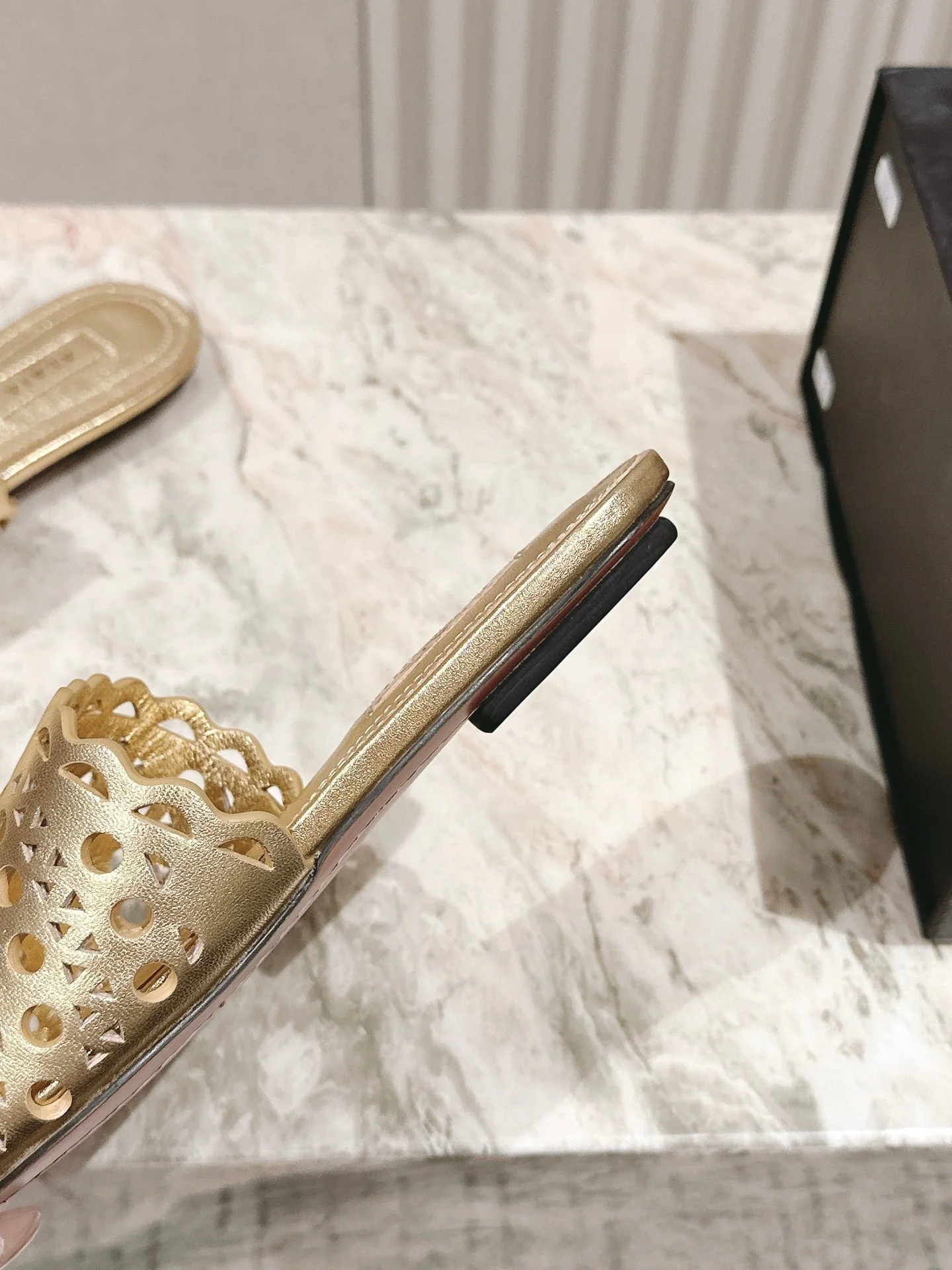 Alaia 2025 Vienne Slippers Gold Lambskin 293657 - Image 9