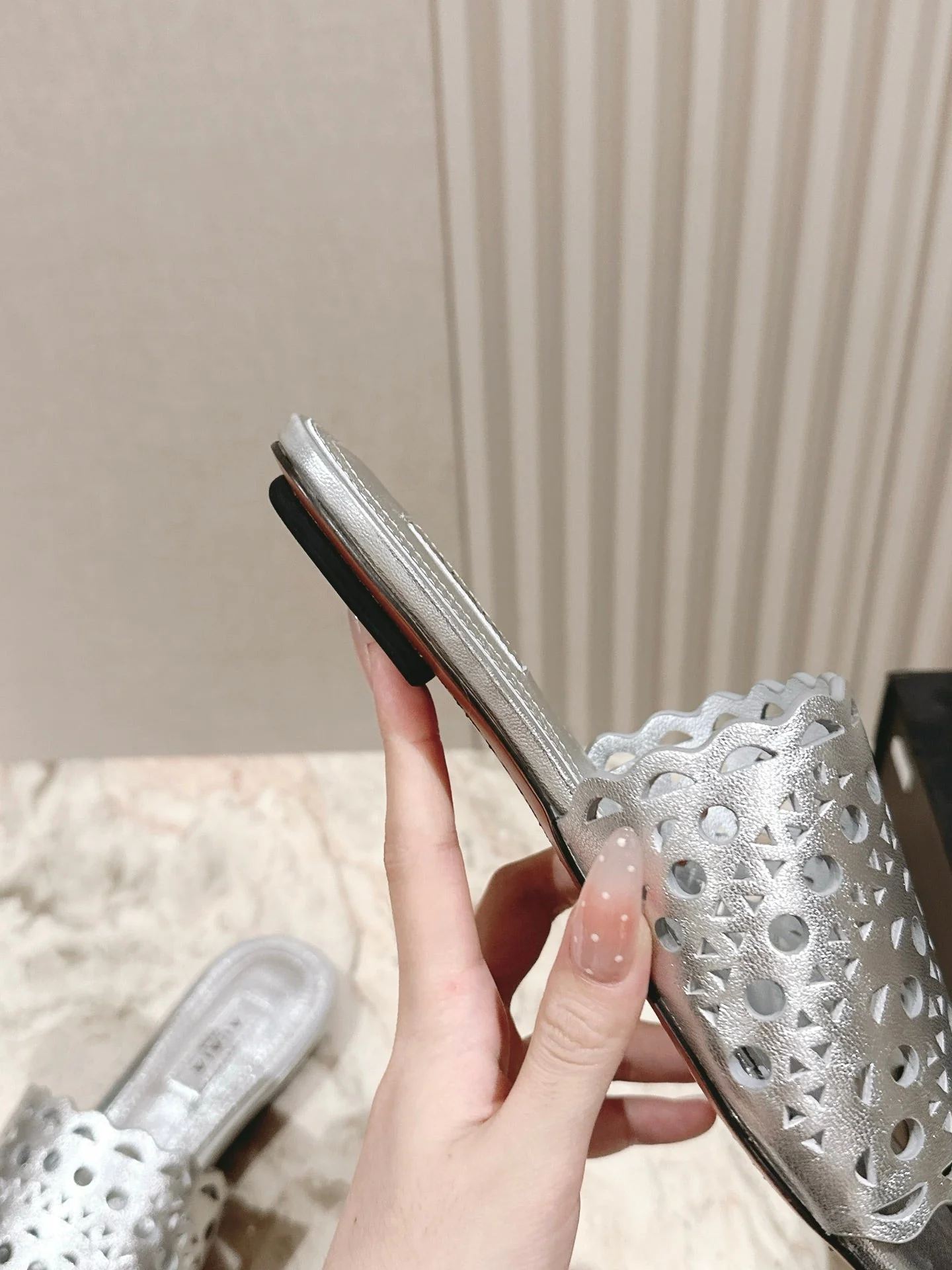 Alaia 2025 Vienne Slippers Silver Lambskin 293656 - Image 5